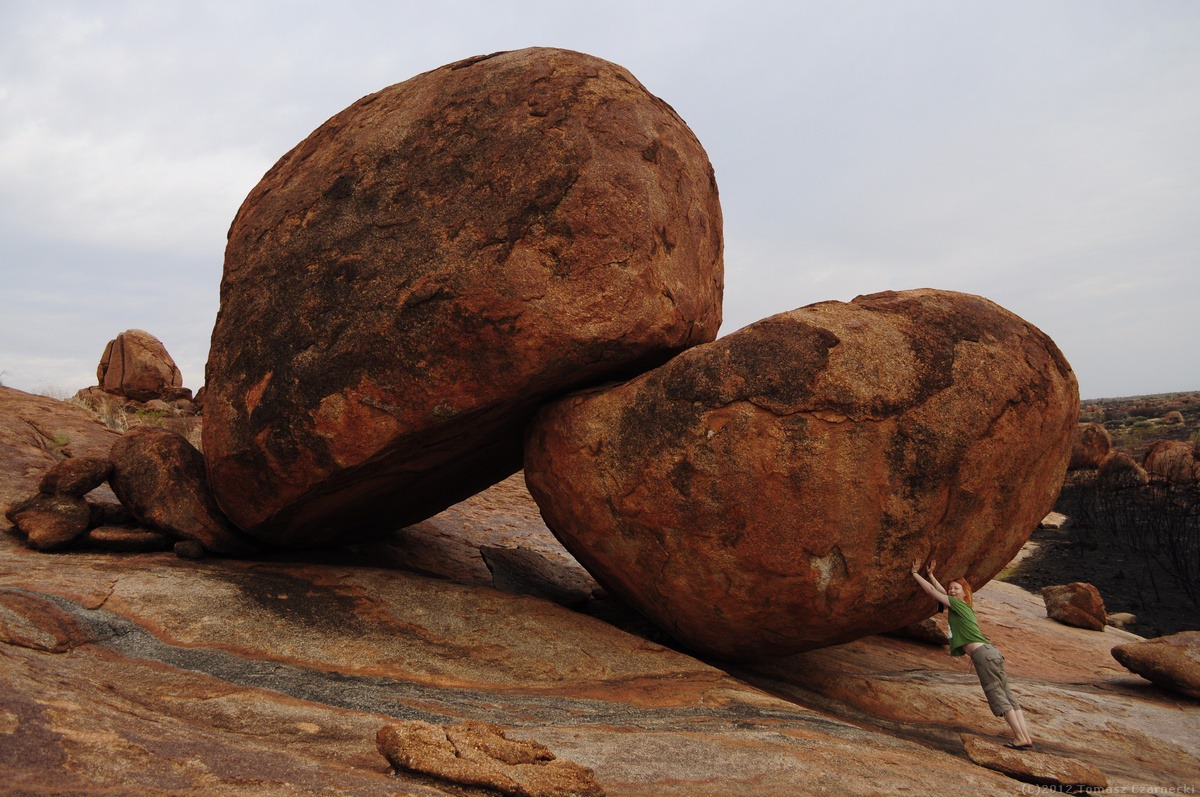 [:pl]Jadąc na północ z Devil’s Marbles do Katherine[:en]Driving north from Devils’s Marbles to Katherine[:de]Driving nördlich von Devils Marbles Katherine[:it]Guidare a nord di Devils Marbles di Katherine[:es]Conduciendo hacia el norte de Devils Marbles a Katherine[:fr]Vers le nord à partir de Devils Marbles à Katherine[:]