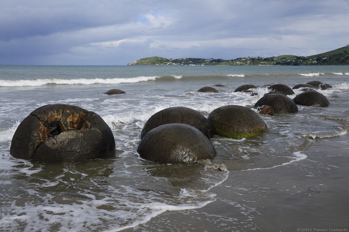 [:pl]Dunedin – przylądek Otago – Moreaki – Oamaru[:en]Dunedin – Otago Cape – Moreaki – Oamaru[:de]Dunedin – Otago del Capo – Moreaki – Oamaru[:it]Dunedin – Otago del Capo – Moreaki – Oamaru[:es]Dunedin – Otago Cabo – Moreaki – Oamaru[:fr]Dunedin – Otago Cap – Moreaki – Oamaru[:]